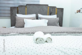 Caroline Appt-spacious deluxe 2 bedroom appt